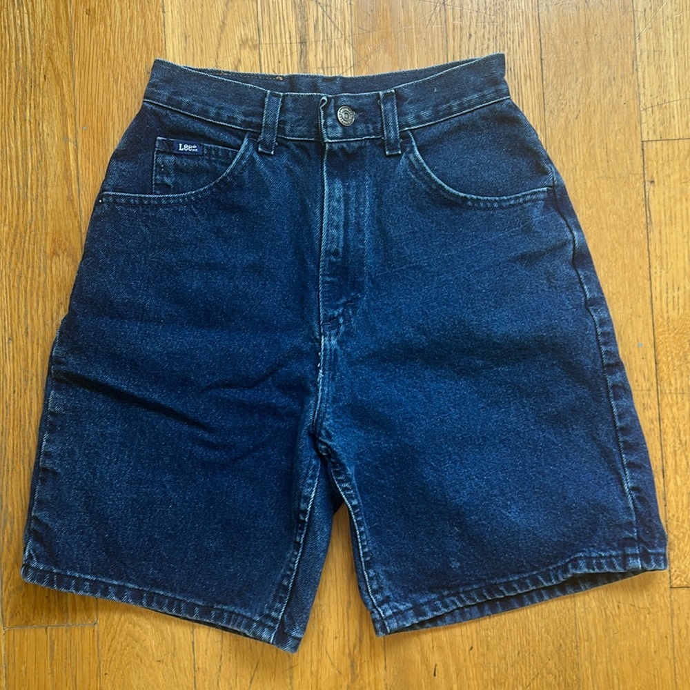 Vintage 1990s Lee dark blue denim jean shorts